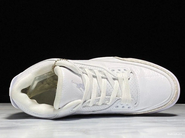 One Kick 136064-111 White Air Triple Jordan 3 Retro 0813